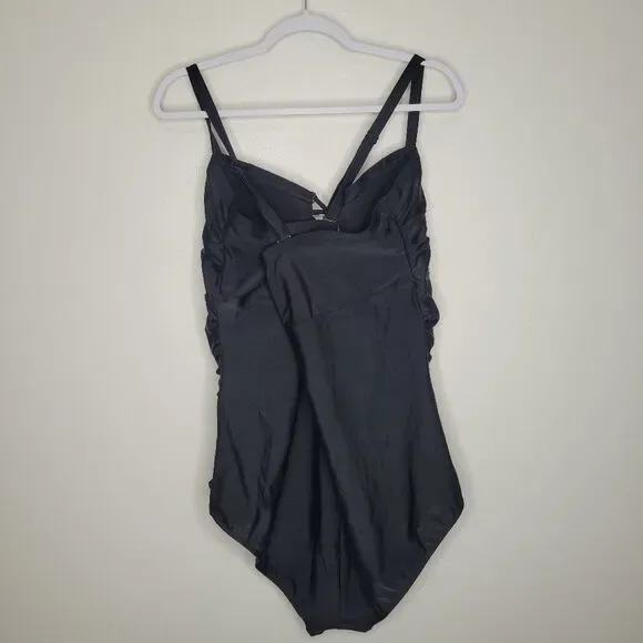 TORRID black lattice front one piece swimsuit Ruched Front Plus Size 4x